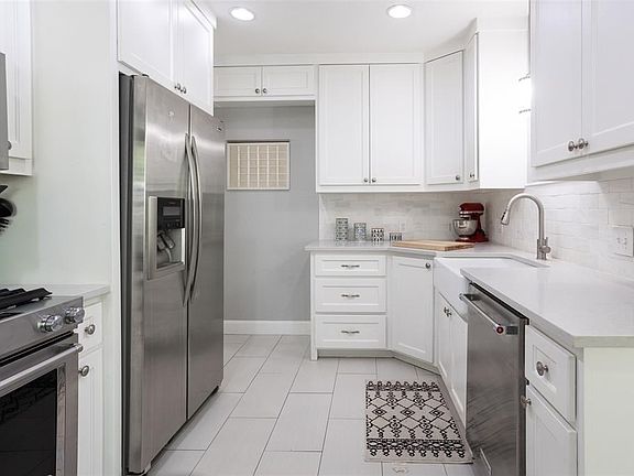 2nd image of 2229 Stanley Ave
