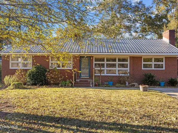 3222 North Contentnea Street, Farmville, NC 27828