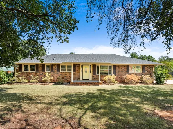 201 Meadowbrook Dr, Anderson, SC 29626