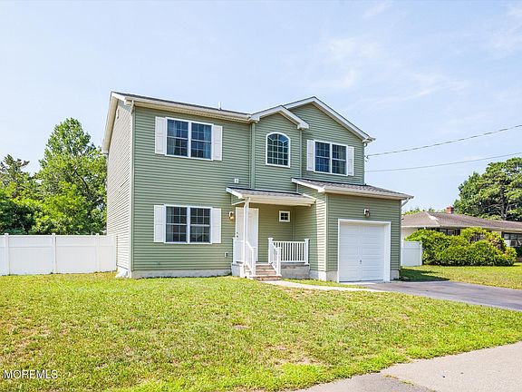 2nd image of 84 4th Avenue