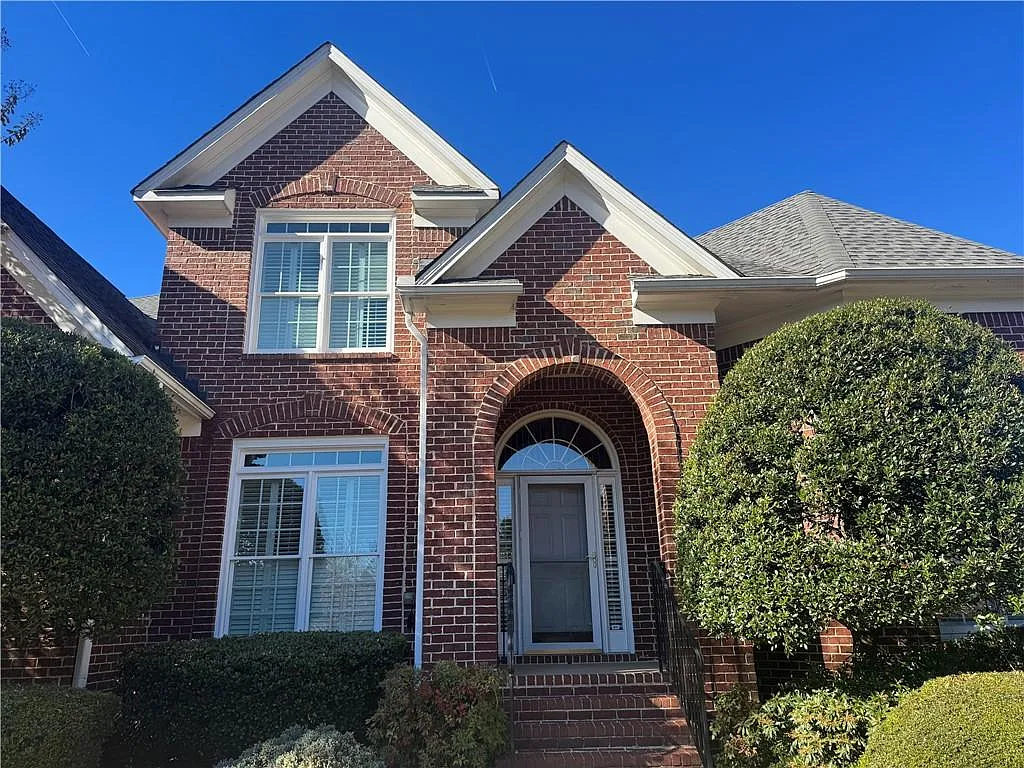 5 bed, 4.0 bath, 3600 sqft, $3,700 — Photo 1