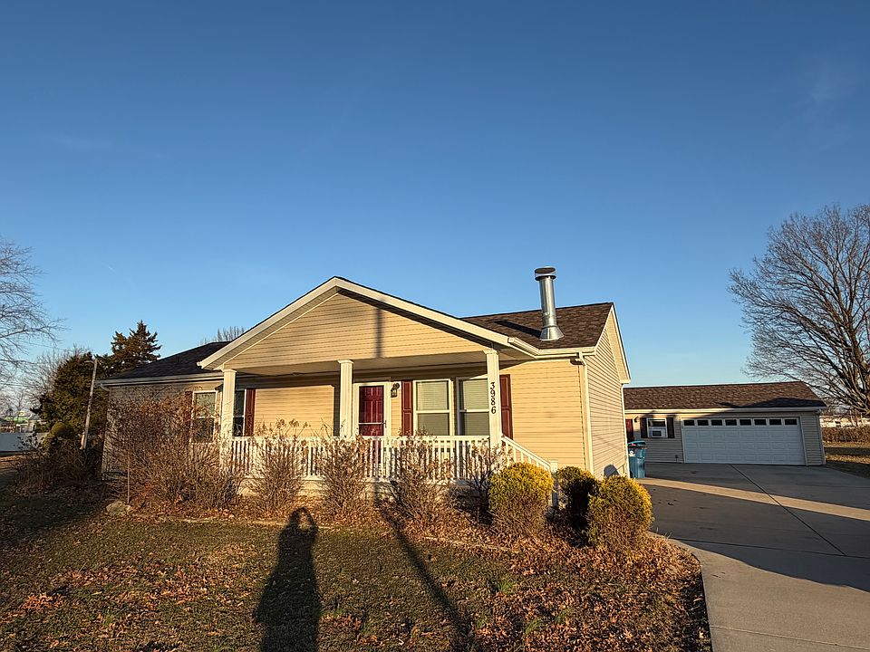 1st image of 3986 Lake St