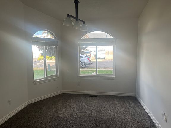 4th image of 263 N Home Towne Ct