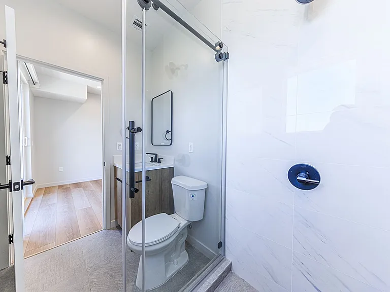 Rare Brand New Luxury Townhomes in Trendy Highland Park — Photo 44