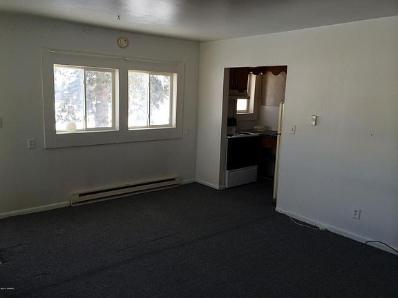 3rd image of 184 Marion Ave #1
