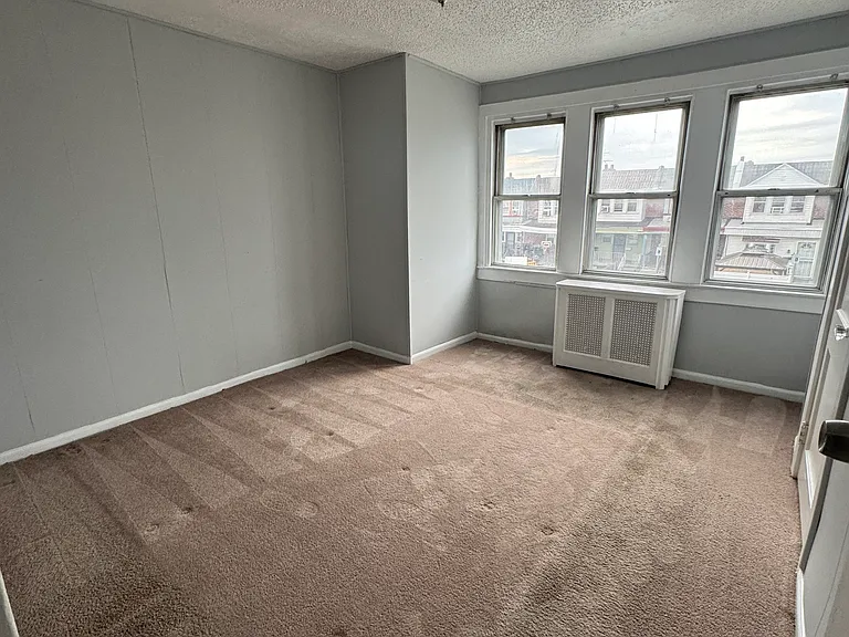 841 Bridge St — Photo 7