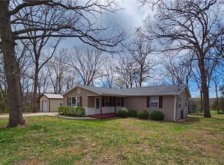 26 Lyons Rd, Eldon, MO 65026