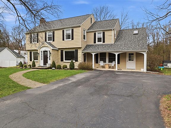 3rd image of 146 E Brook Rd