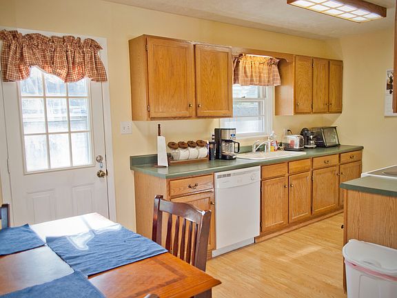 5th image of 3526 Virginia St