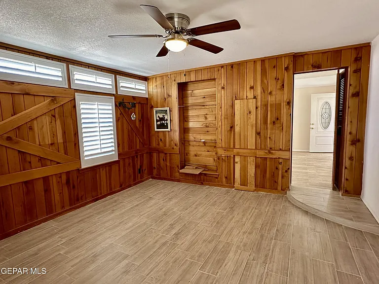 10101 Renfrew Dr — Photo 15