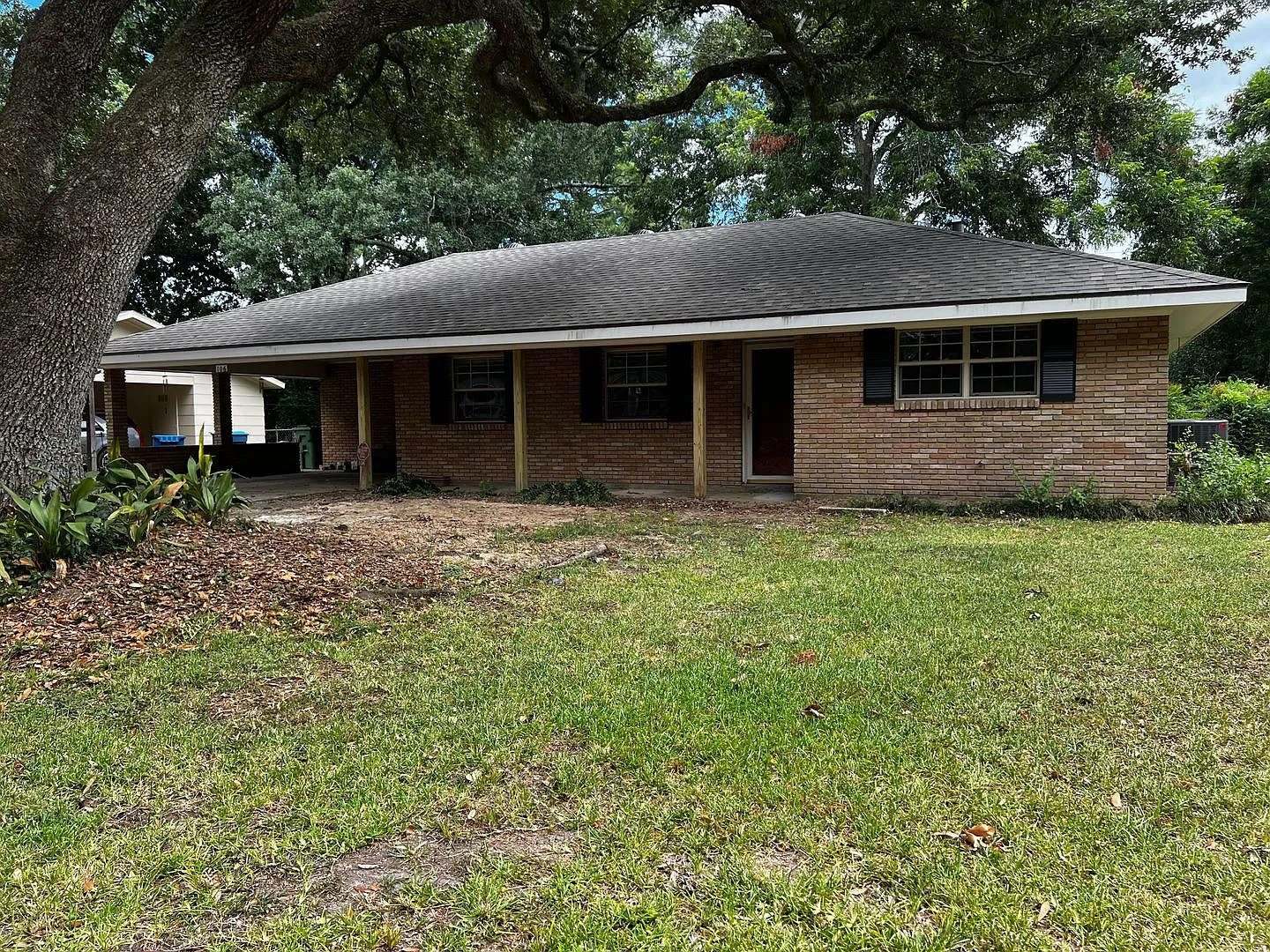 3 Bedroom, 2 Bathroom, Brick home, Carport, fenced yard, screen porch, — Photo 3
