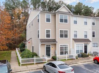 8621 Neuse Club Ln APT 100, Raleigh, NC 27616