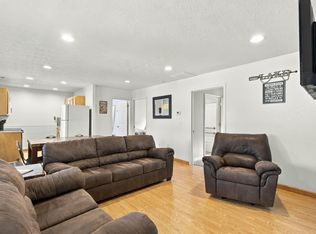 423 Eagle Dr, Reeds Spring, MO 65737