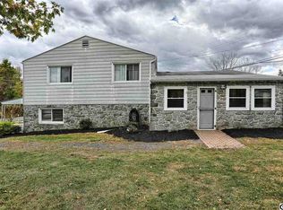 1395 Twin Lakes Rd, Lewisberry, PA 17339