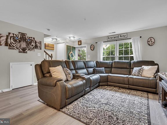 3rd image of 7891 Beachland Ct
