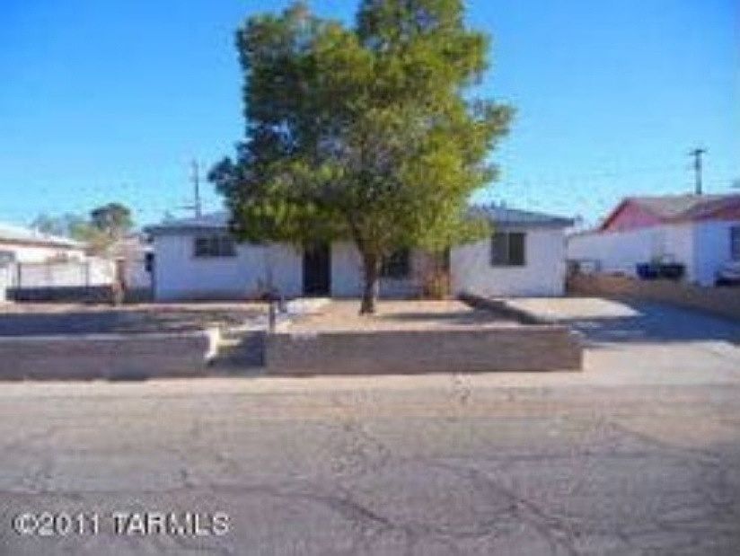 1st image of 810 W Calle Alvord