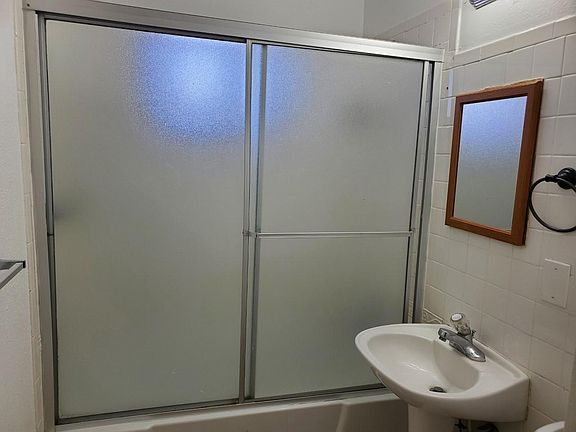 5th image of 3435 W Harvard Ave