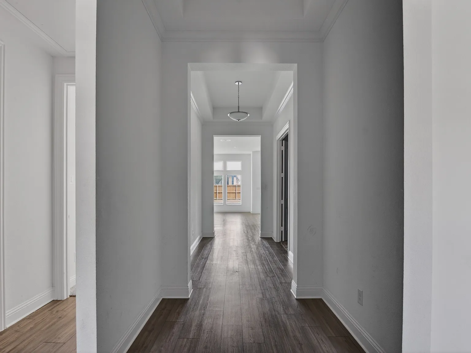 4 bed, 2673 sqft, $3,400 — Photo 3