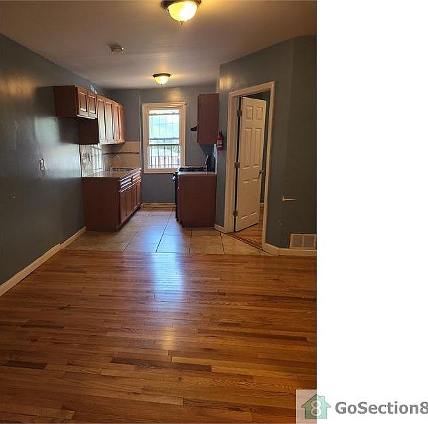 1st image of 529 18th Ave #1F