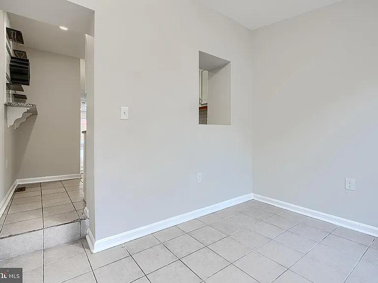 1127 Sargeant St — Photo 17