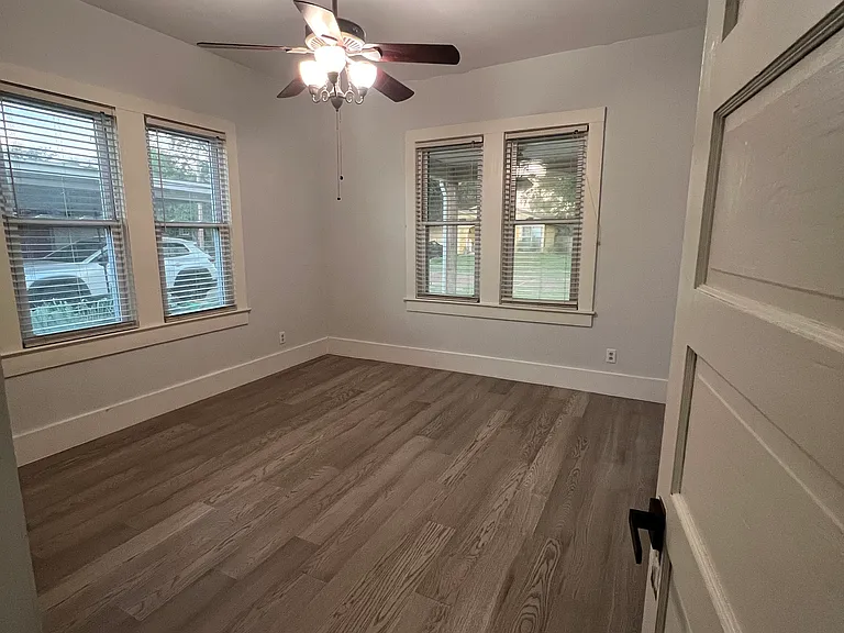 316 Bay St — Photo 8