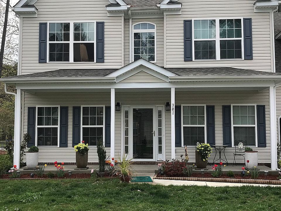 2nd image of 301 Grandville Arch