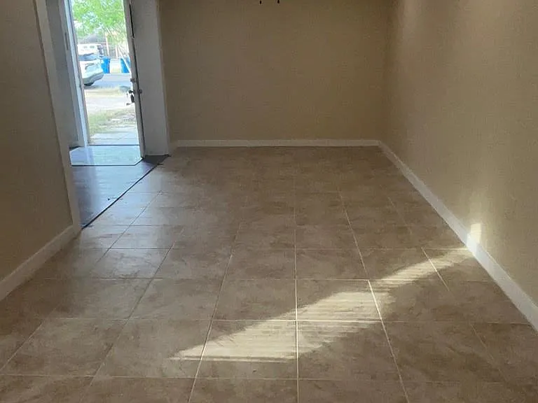 1485 E Stenger St — Photo 5