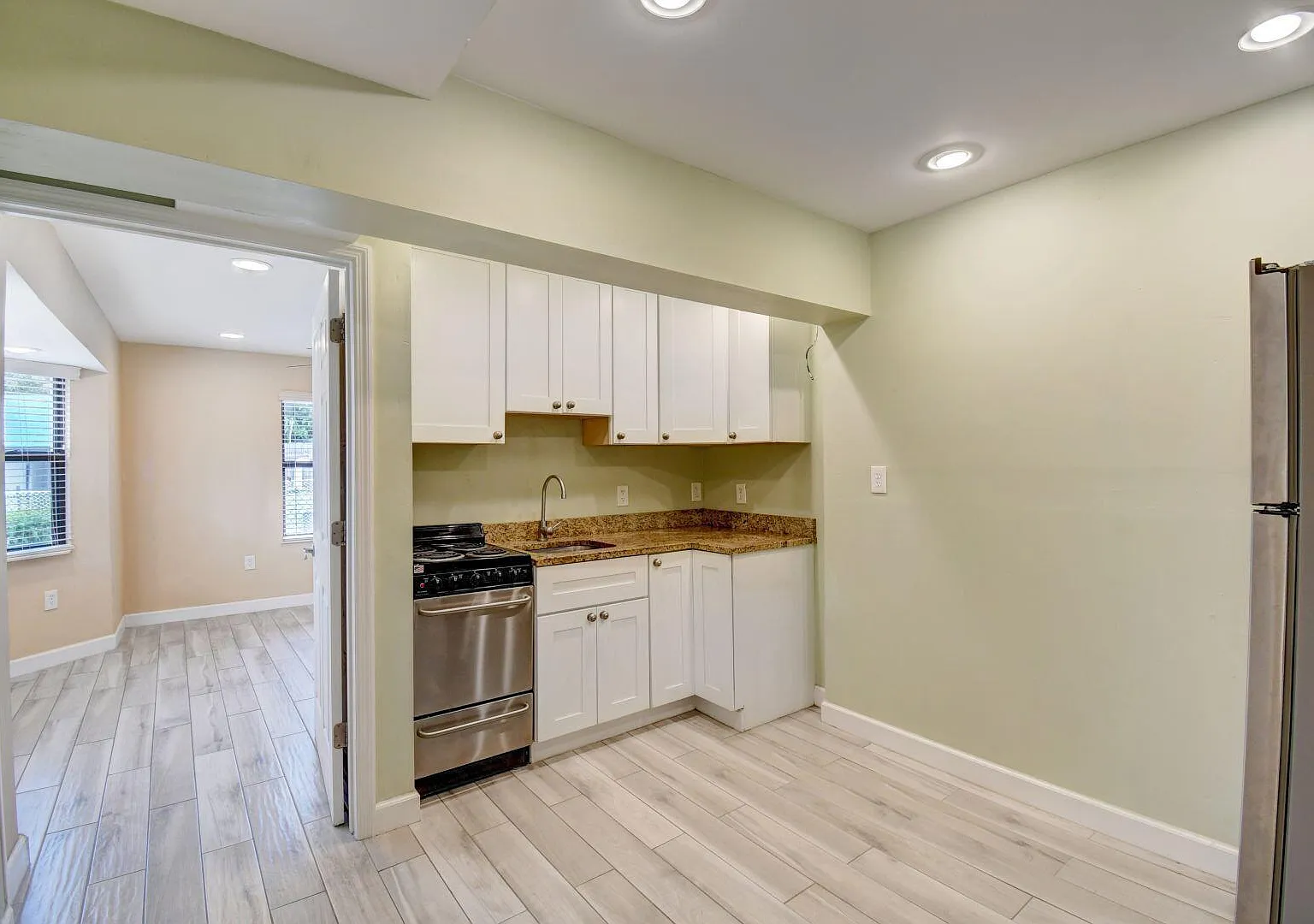 1 bed, 1.0 bath, 551 sqft, $1,675 — Photo 3