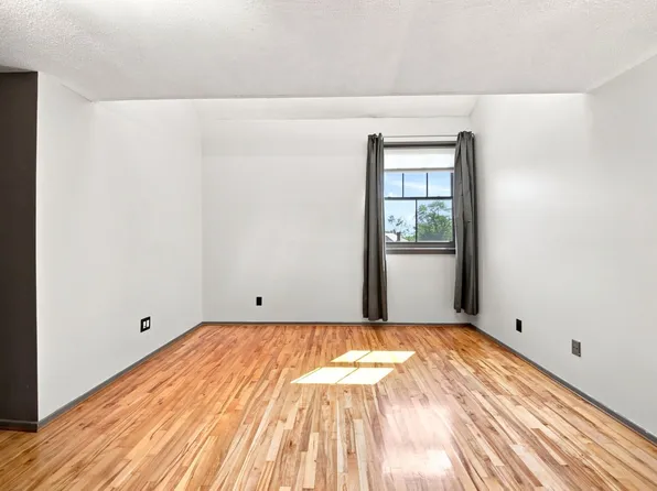 51 Pettee St APT 47, Newton, MA 02464