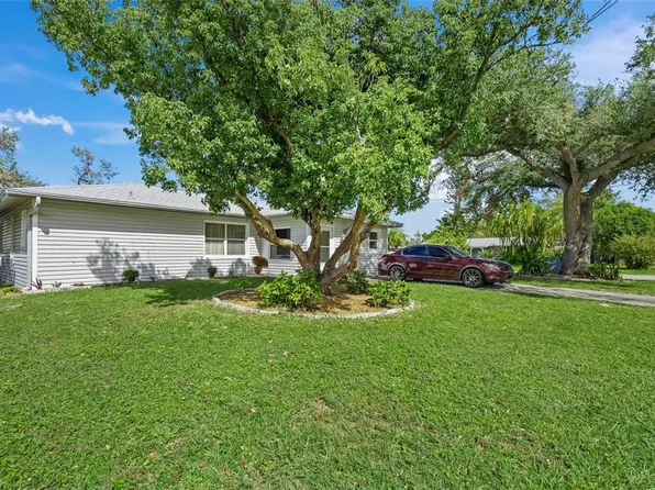 4457 Brooksdale Dr, Sarasota, FL 34232