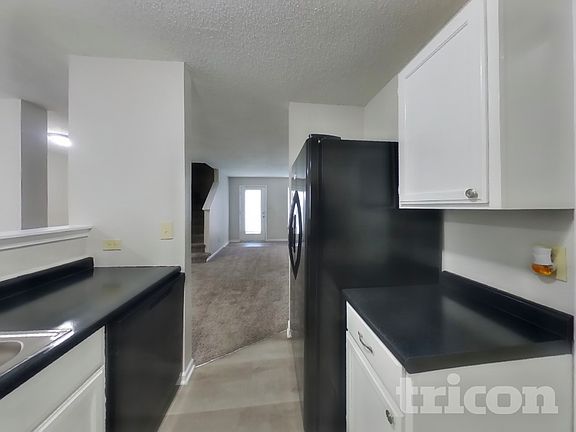 4th image of 1302 Crescent Dr