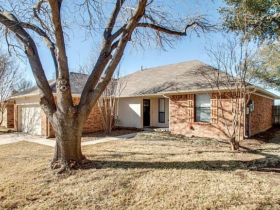 3rd image of 2221 Parkside Dr