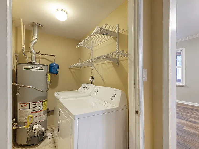 3741 Fox Glen Ct NE — Photo 26