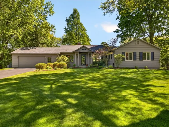 77 Country Club Dr, Rochester, NY 14618