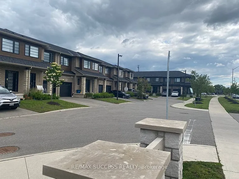 520 Grey St #38 — Photo 2