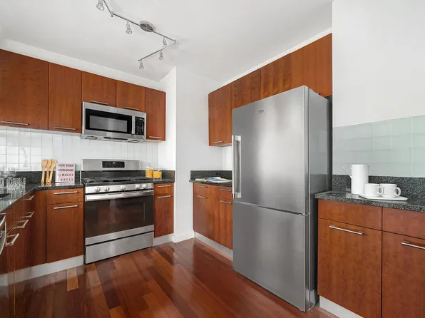 121 East 23rd Street image 5 of 15