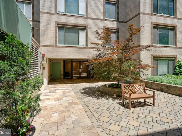 2141 Wisconsin Ave NW APT 102, Washington, DC 20007