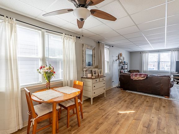 5th image of 1335 Mathews Ave APT 2