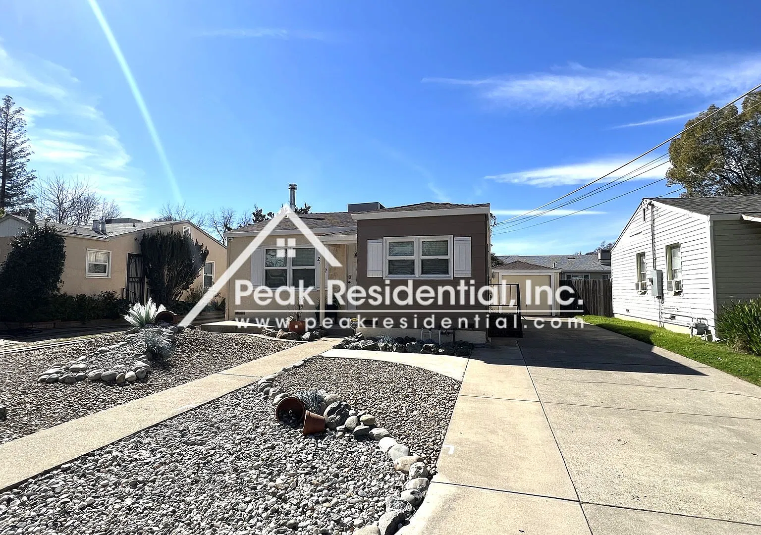 Charming 2bd/1ba House with Garage near UCD Med Center — Photo 3
