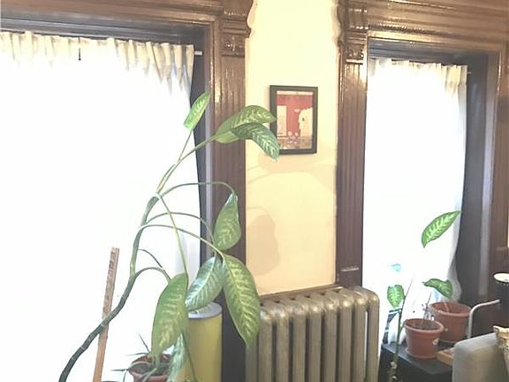 4th image of 383 Park Pl APT 1