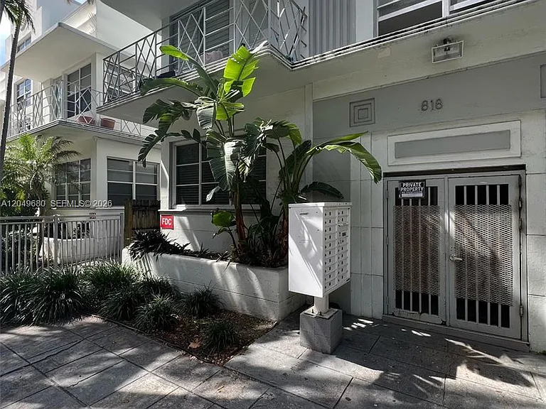 818 Pennsylvania Ave #1 — Photo 2