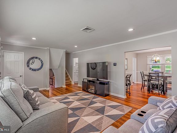5th image of 849 Parkside Ave