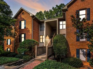 912 Garden Ct, Sandy Springs, GA