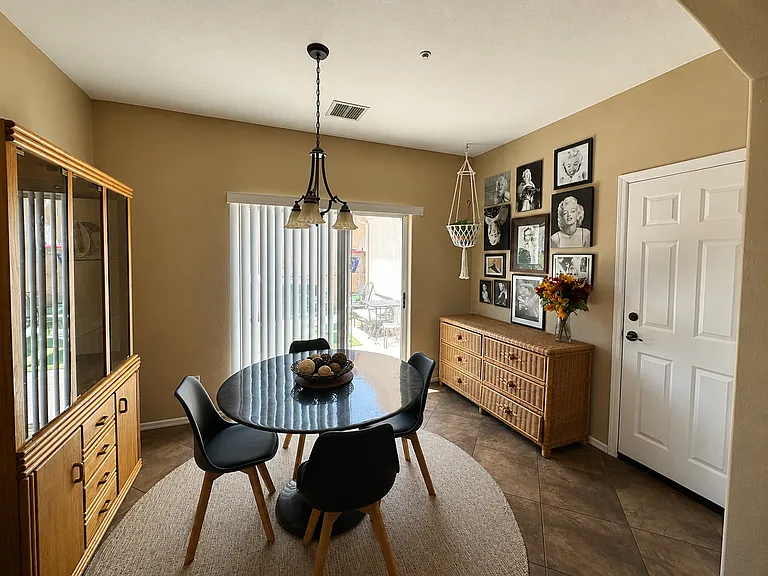 449 Phelps Dr — Photo 24