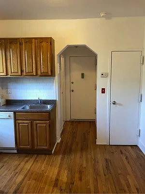 Rented by Keller Williams NYC | media 29