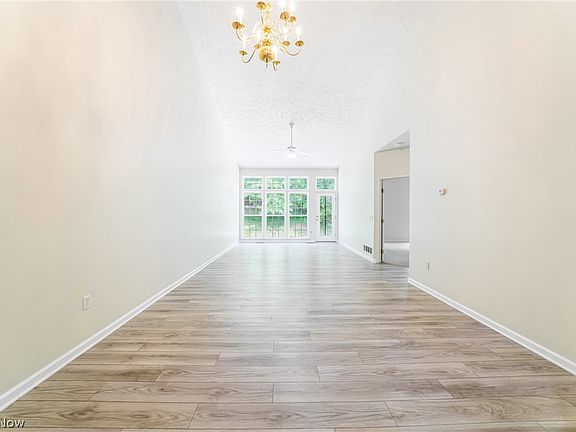 5th image of 4977 Lake View Dr