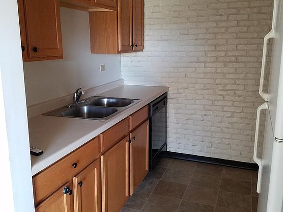 Kitchen (2 of 2)