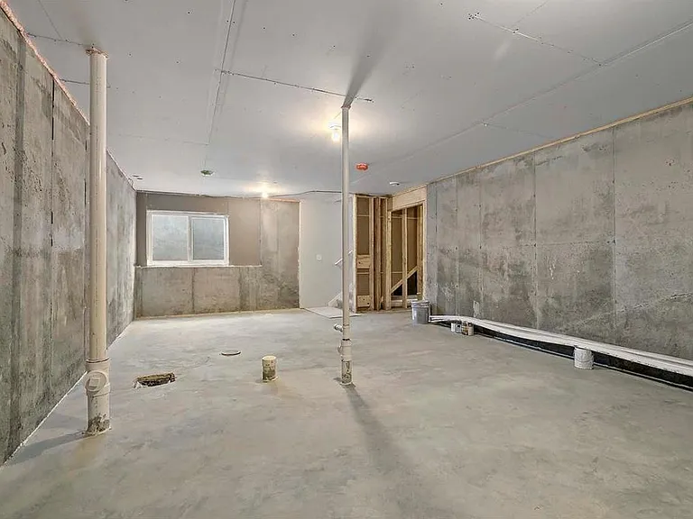 2768 Clover Ridge Dr — Photo 24