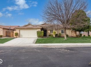 1014 Las Playas St, Bakersfield, CA