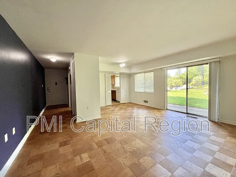 10620 Weymouth St #103 — Photo 6